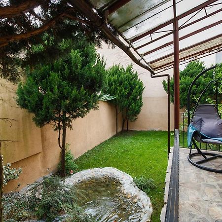 Stunning, Newly Renovated Central Apartment Oradea Exterior photo